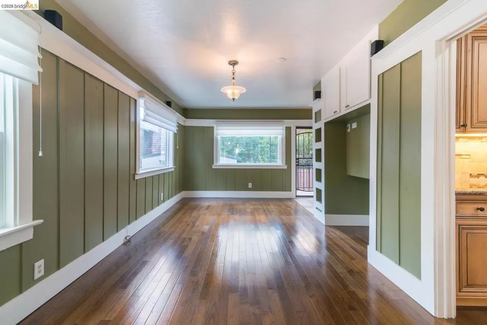 357 Alcatraz Ave Oakland, CA 94618
