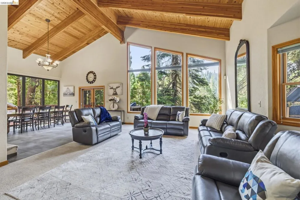 28421 Old Strawberry Rd Strawberry, CA 95375