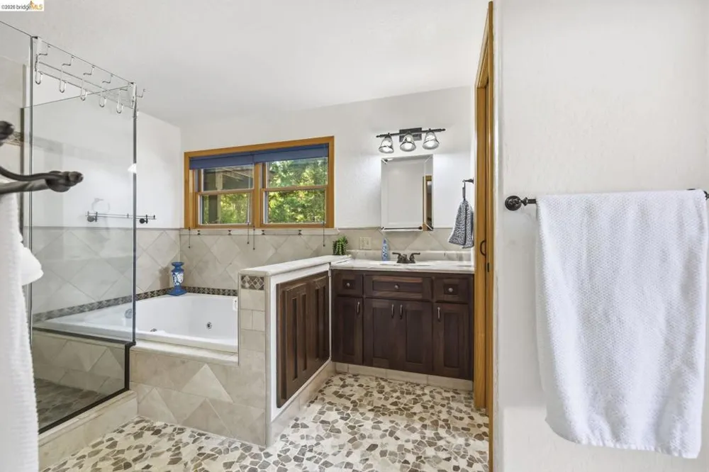 28421 Old Strawberry Rd Strawberry, CA 95375