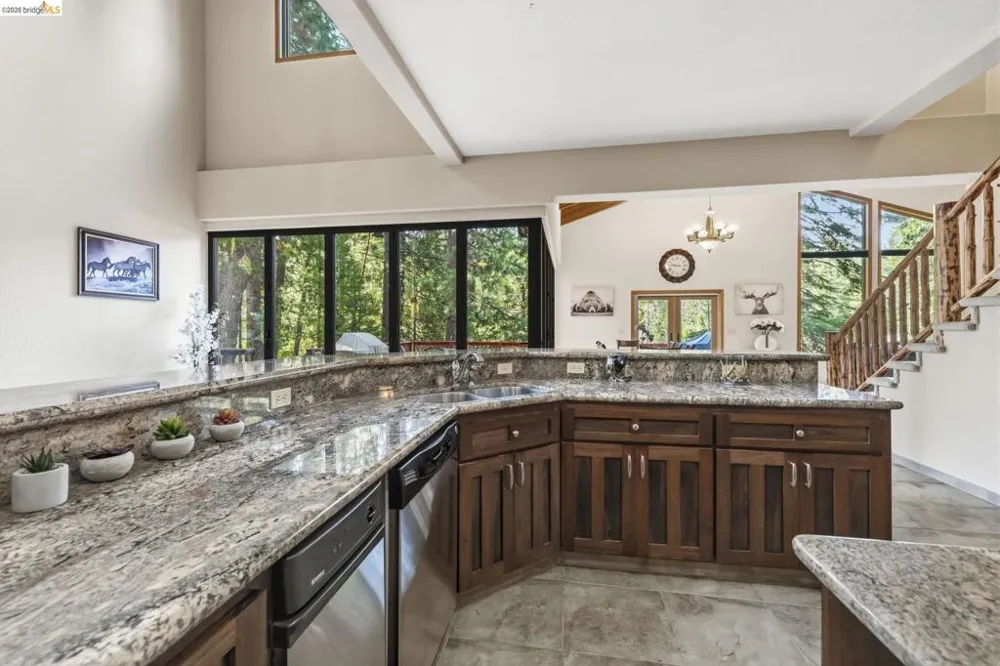28421 Old Strawberry Rd Strawberry, CA 95375