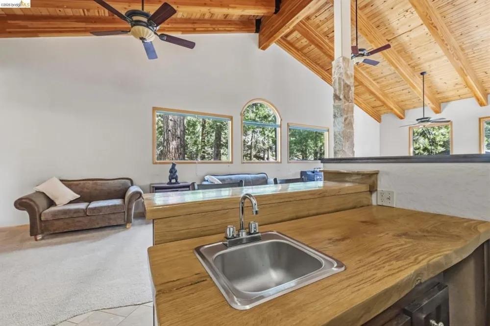 28421 Old Strawberry Rd Strawberry, CA 95375
