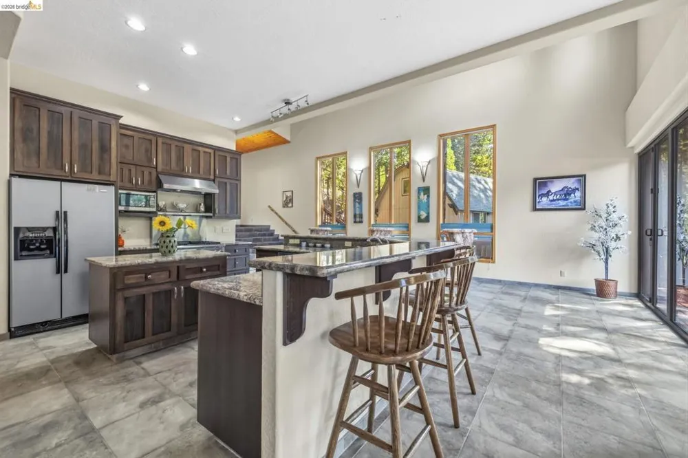 28421 Old Strawberry Rd Strawberry, CA 95375