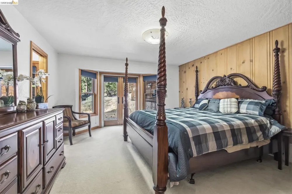 28421 Old Strawberry Rd Strawberry, CA 95375