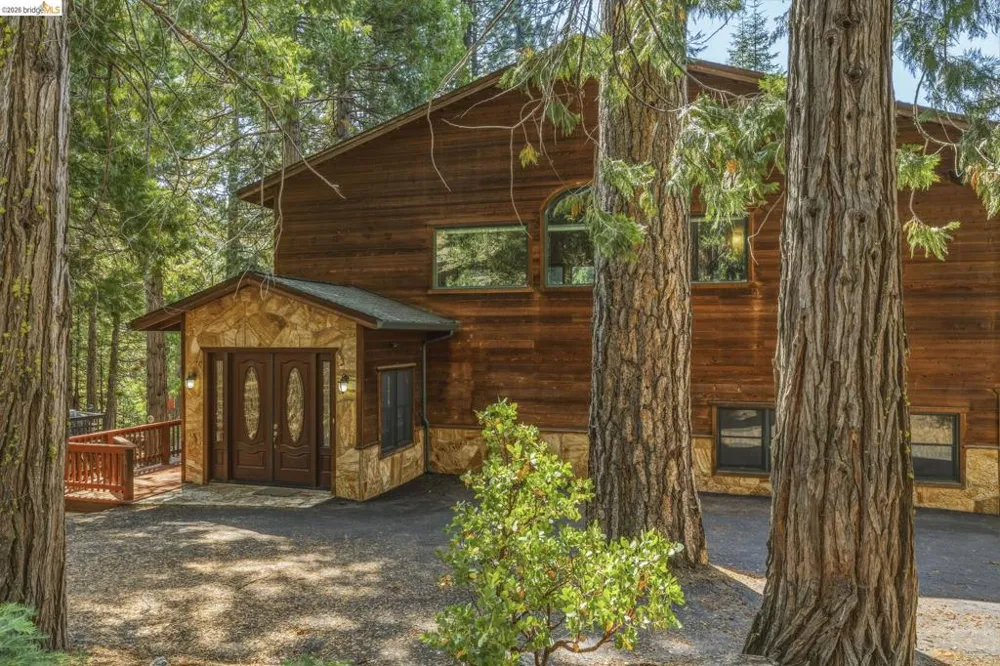 28421 Old Strawberry Rd Strawberry, CA 95375