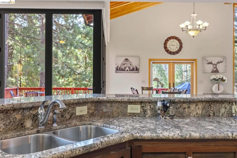 28421 Old Strawberry Rd Strawberry, CA 95375