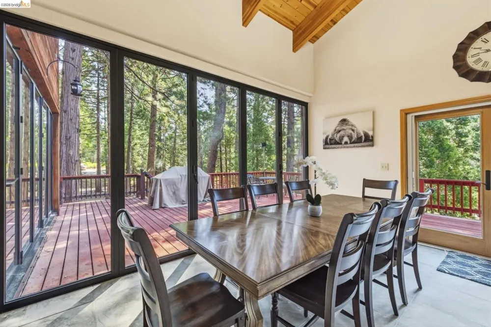 28421 Old Strawberry Rd Strawberry, CA 95375