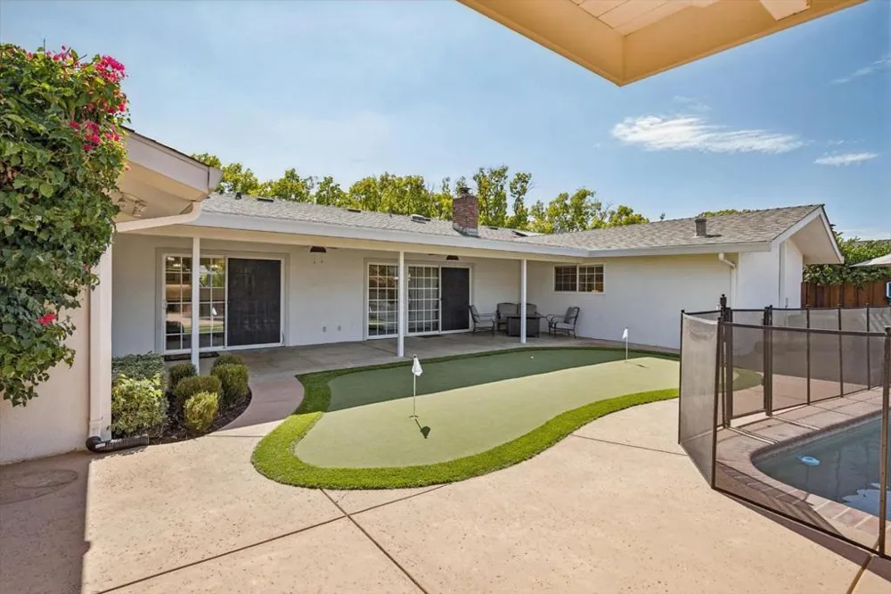 7821 Filice Drive Gilroy, CA 95020