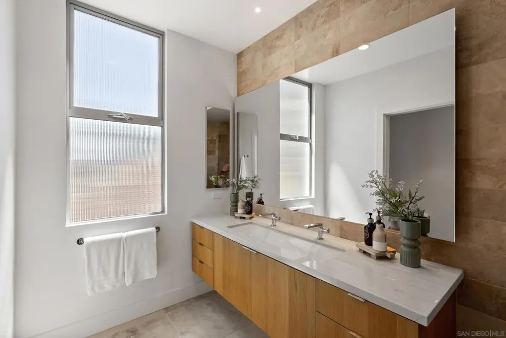 2750 4th #203 San Diego, CA 92103