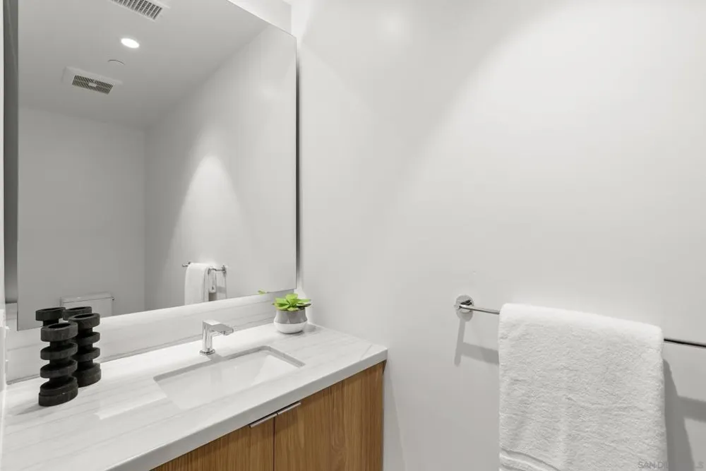 2750 4th #203 San Diego, CA 92103
