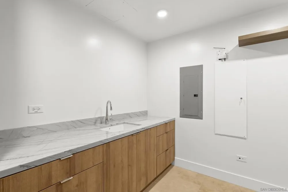 2750 4th #203 San Diego, CA 92103