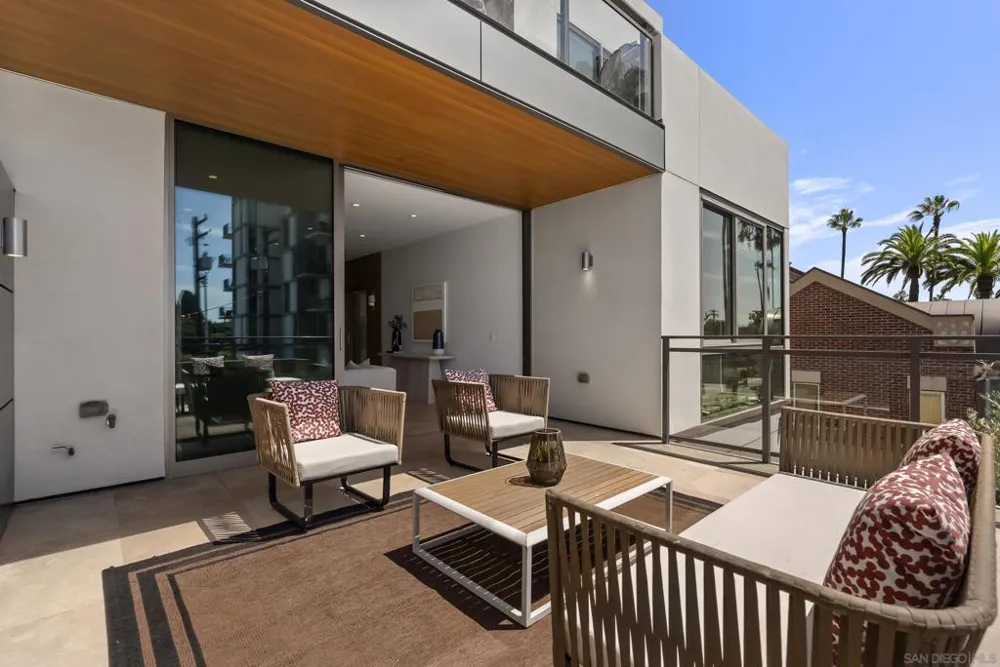 2750 4th #203 San Diego, CA 92103