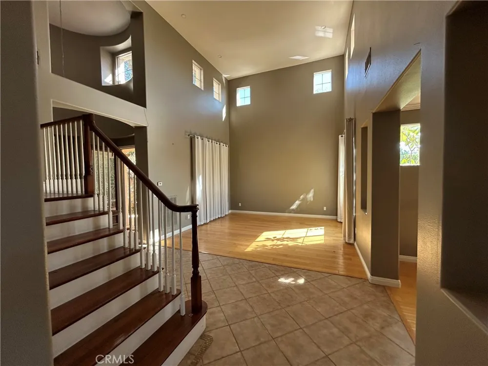 691 Asia Court Simi Valley, CA 93065