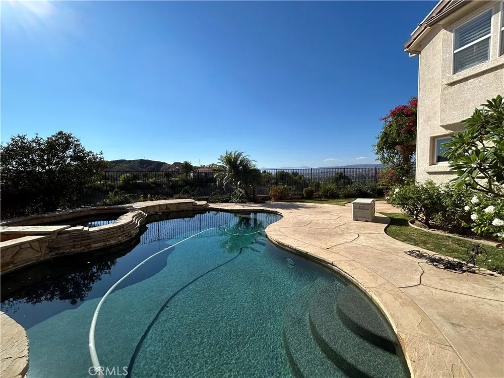 691 Asia Court Simi Valley, CA 93065