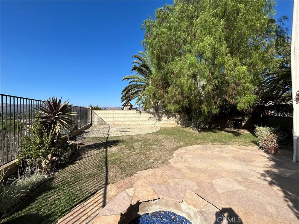 691 Asia Court Simi Valley, CA 93065
