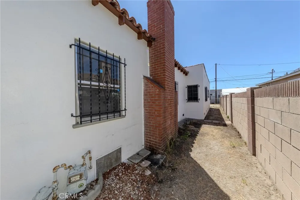 4076 Liberty Boulevard South Gate, CA 90280
