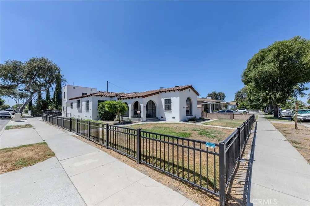 4076 Liberty Boulevard South Gate, CA 90280