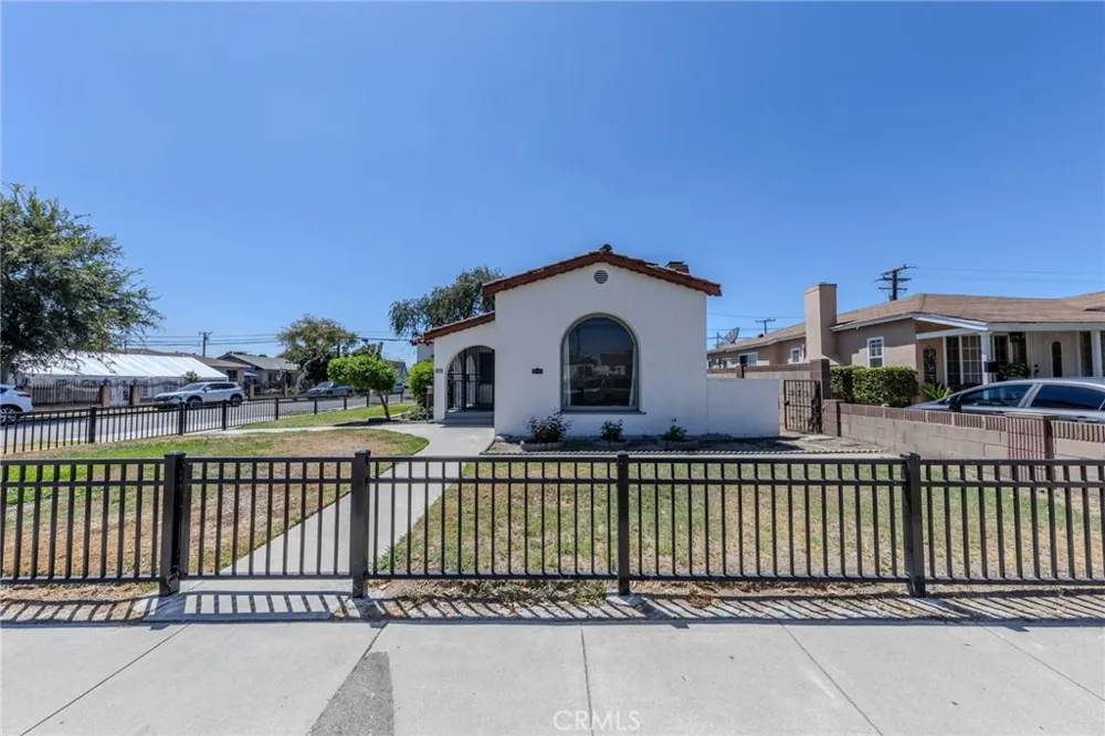 4076 Liberty Boulevard South Gate, CA 90280