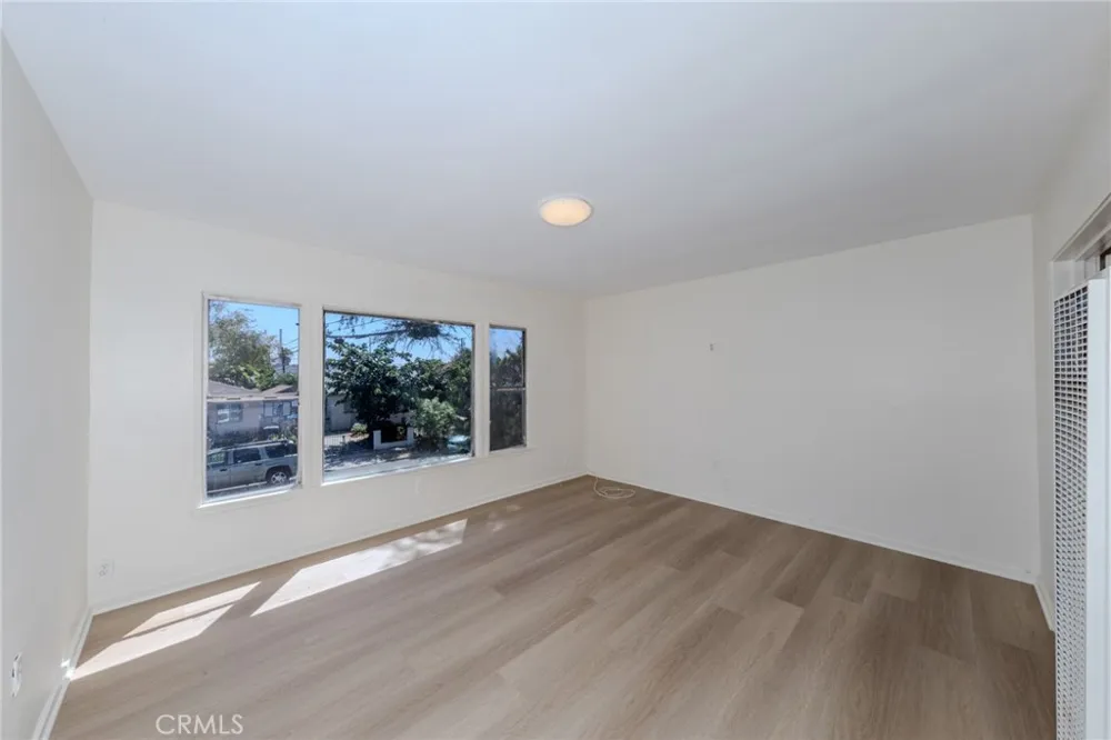 4076 Liberty Boulevard South Gate, CA 90280