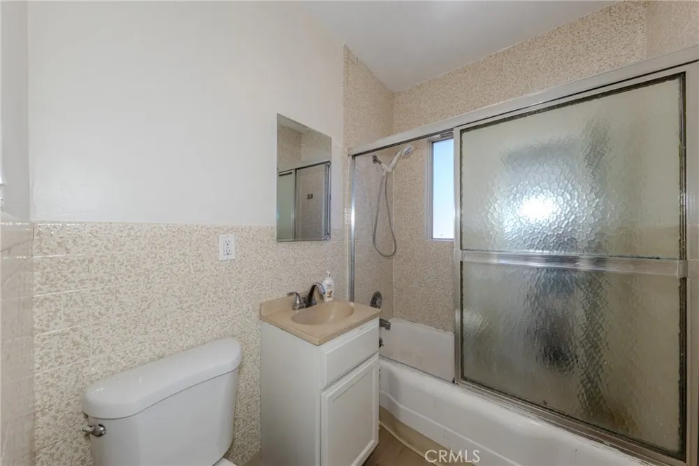 4076 Liberty Boulevard South Gate, CA 90280