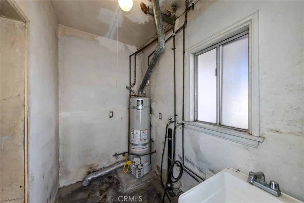 4076 Liberty Boulevard South Gate, CA 90280