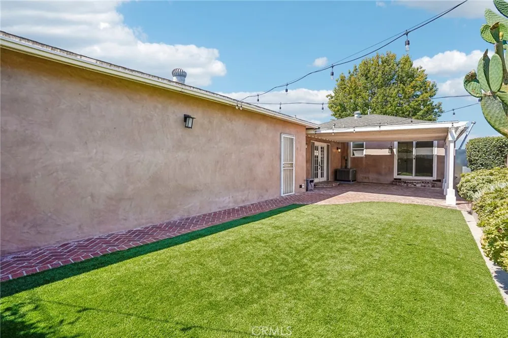 14514 Eastbrook Avenue Bellflower, CA 90706