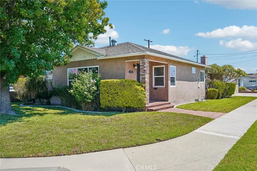 14514 Eastbrook Avenue Bellflower, CA 90706