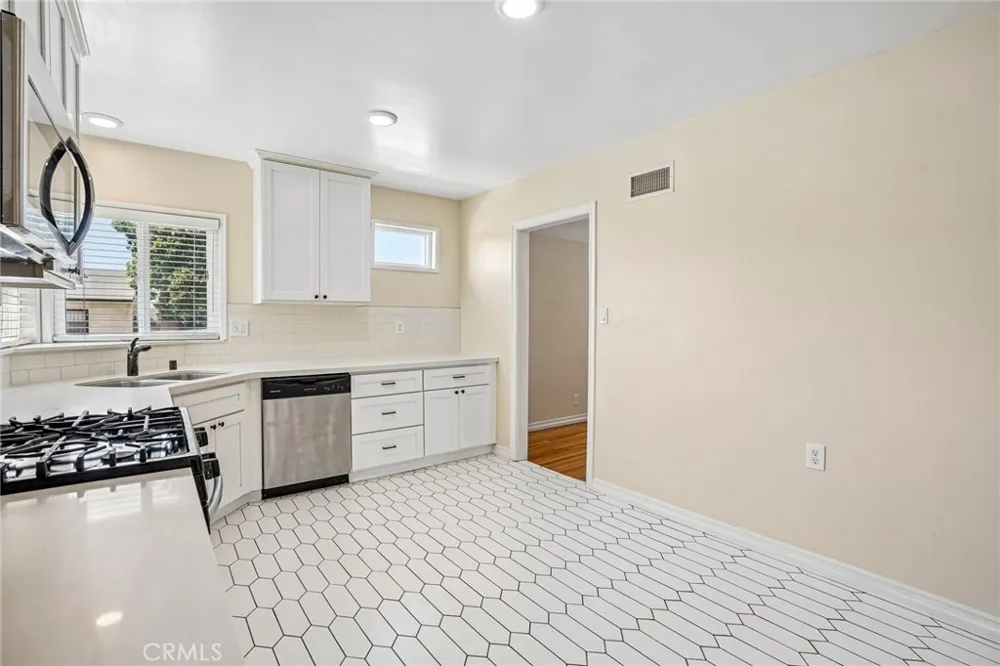 14514 Eastbrook Avenue Bellflower, CA 90706