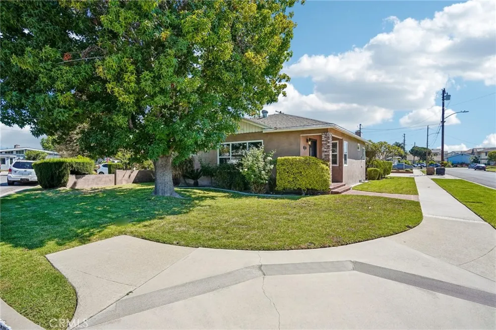 14514 Eastbrook Avenue Bellflower, CA 90706