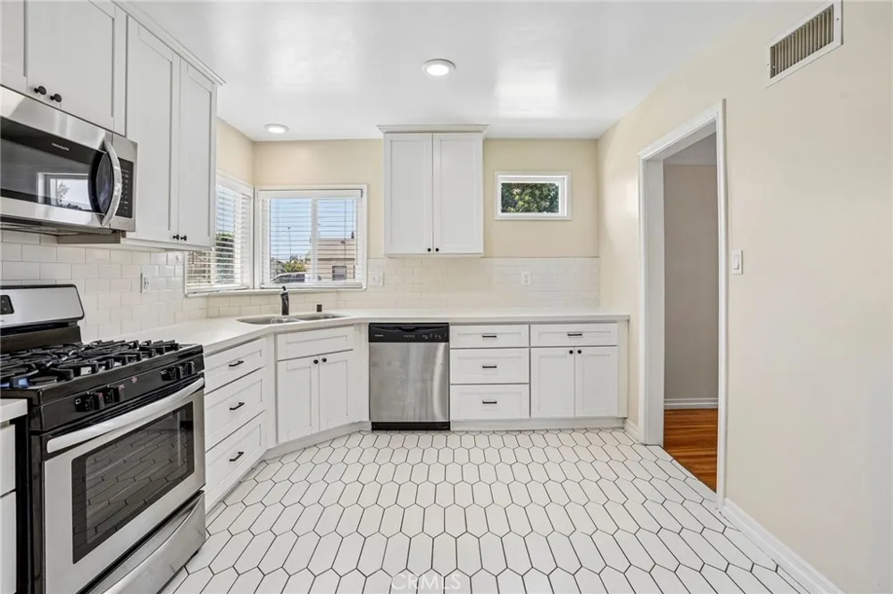 14514 Eastbrook Avenue Bellflower, CA 90706