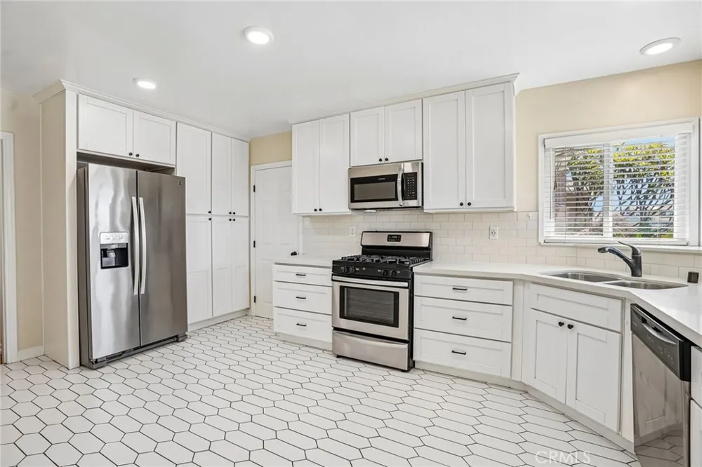 14514 Eastbrook Avenue Bellflower, CA 90706