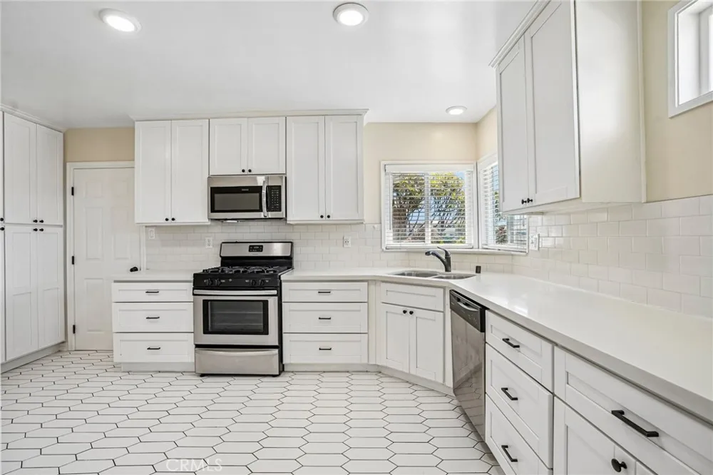 14514 Eastbrook Avenue Bellflower, CA 90706