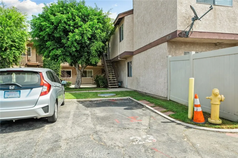 12010 226th #H Hawaiian Gardens, CA 90716