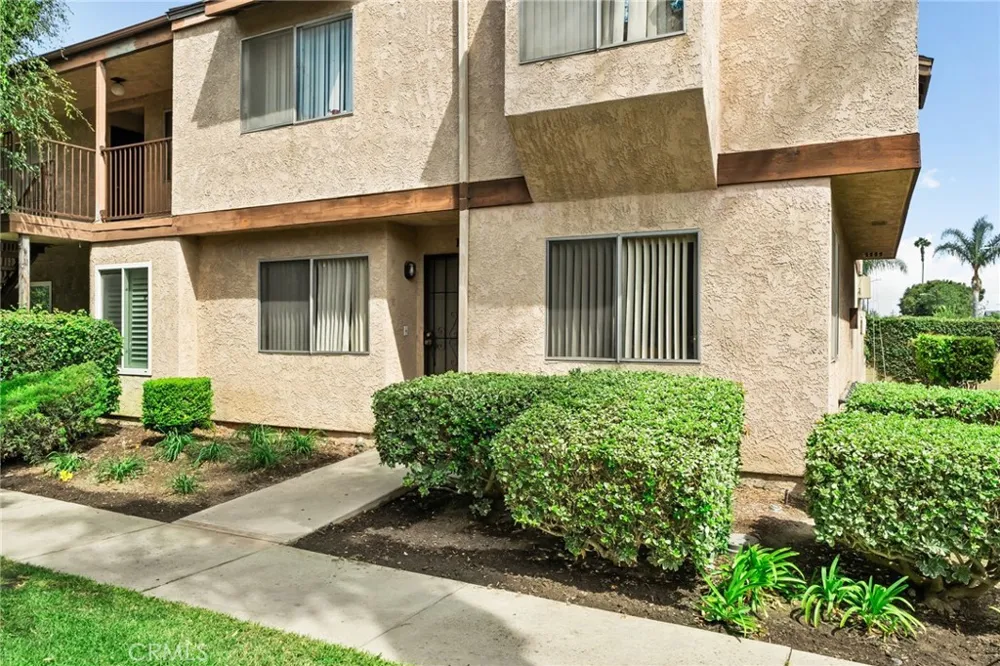 12010 226th #H Hawaiian Gardens, CA 90716