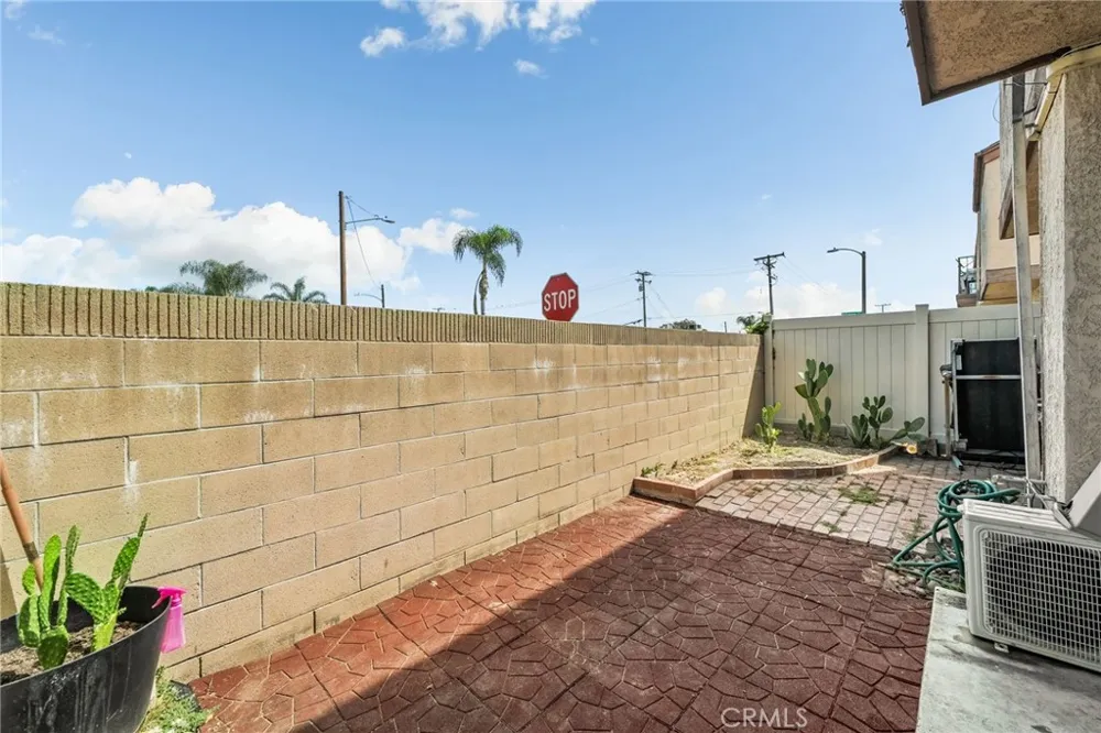 12010 226th #H Hawaiian Gardens, CA 90716