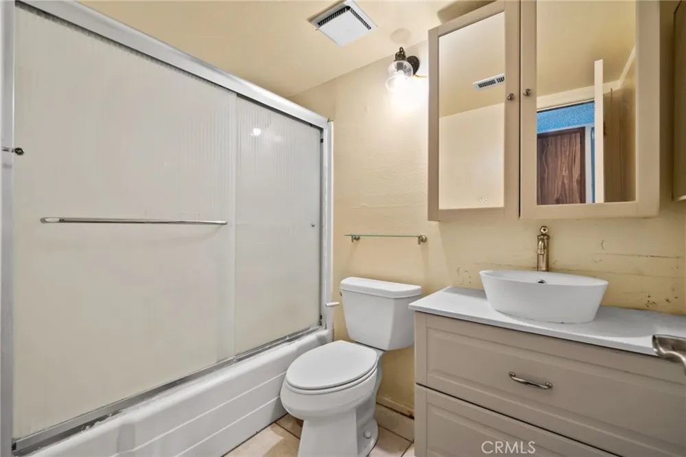12010 226th #H Hawaiian Gardens, CA 90716