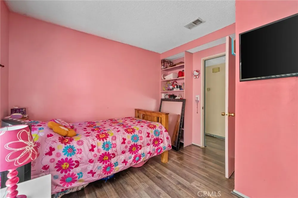 12010 226th #H Hawaiian Gardens, CA 90716