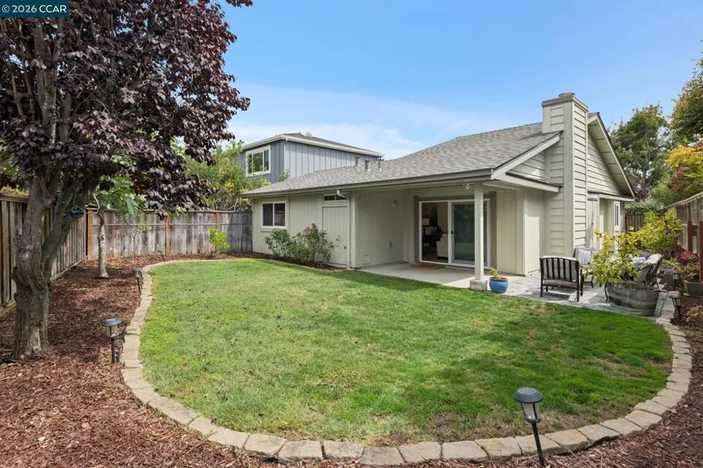 137 Brighton Rd Alameda, CA 94502
