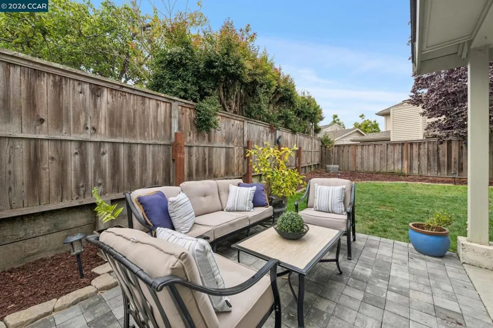 137 Brighton Rd Alameda, CA 94502