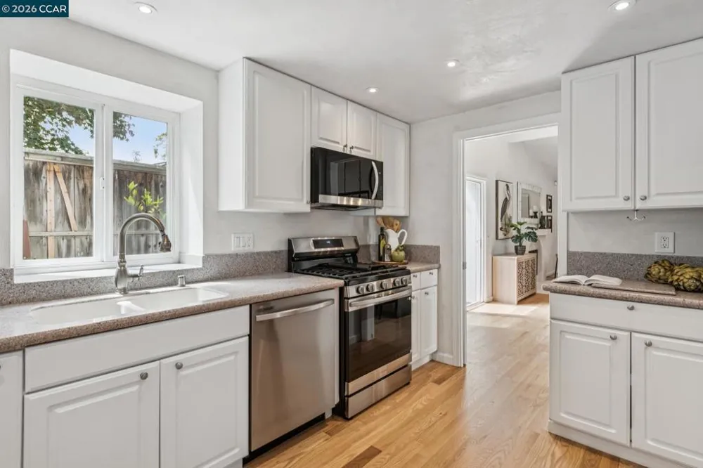 137 Brighton Rd Alameda, CA 94502
