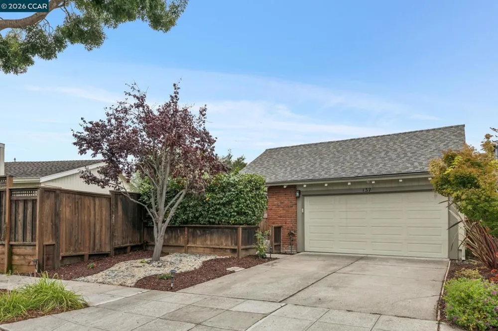 137 Brighton Rd Alameda, CA 94502
