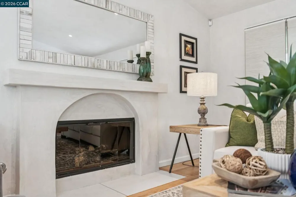 137 Brighton Rd Alameda, CA 94502