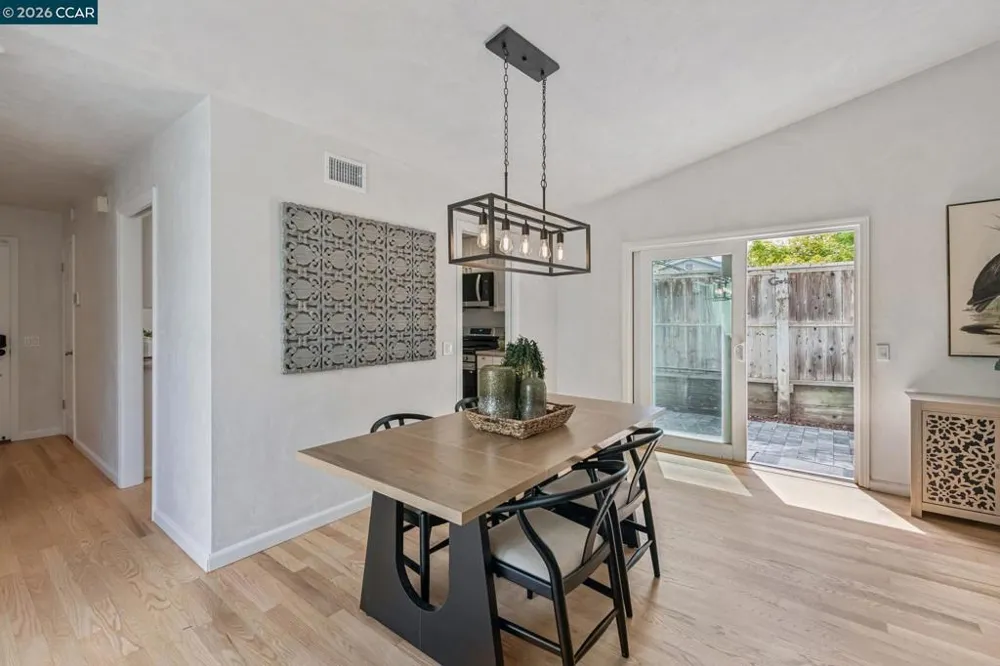 137 Brighton Rd Alameda, CA 94502
