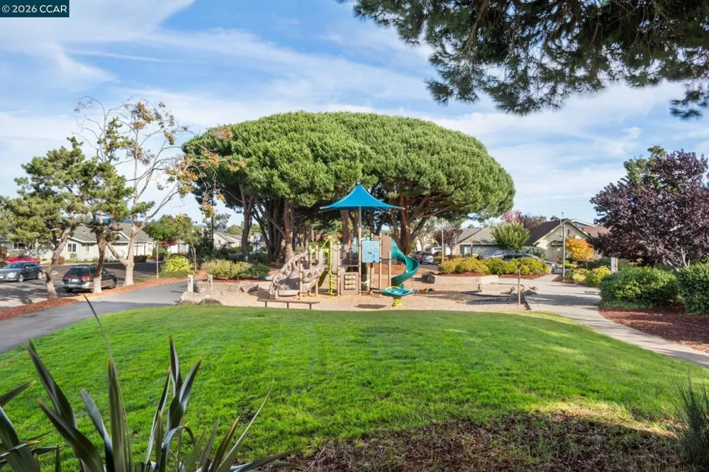 137 Brighton Rd Alameda, CA 94502