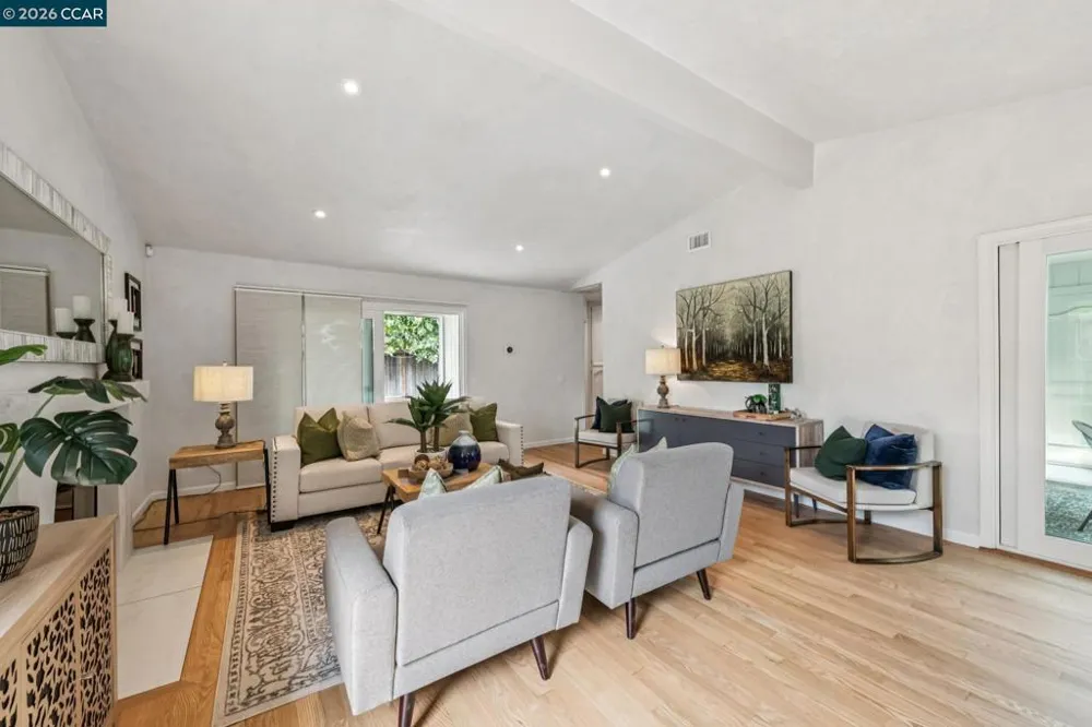 137 Brighton Rd Alameda, CA 94502