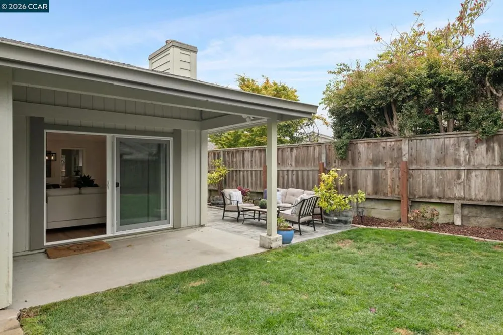 137 Brighton Rd Alameda, CA 94502