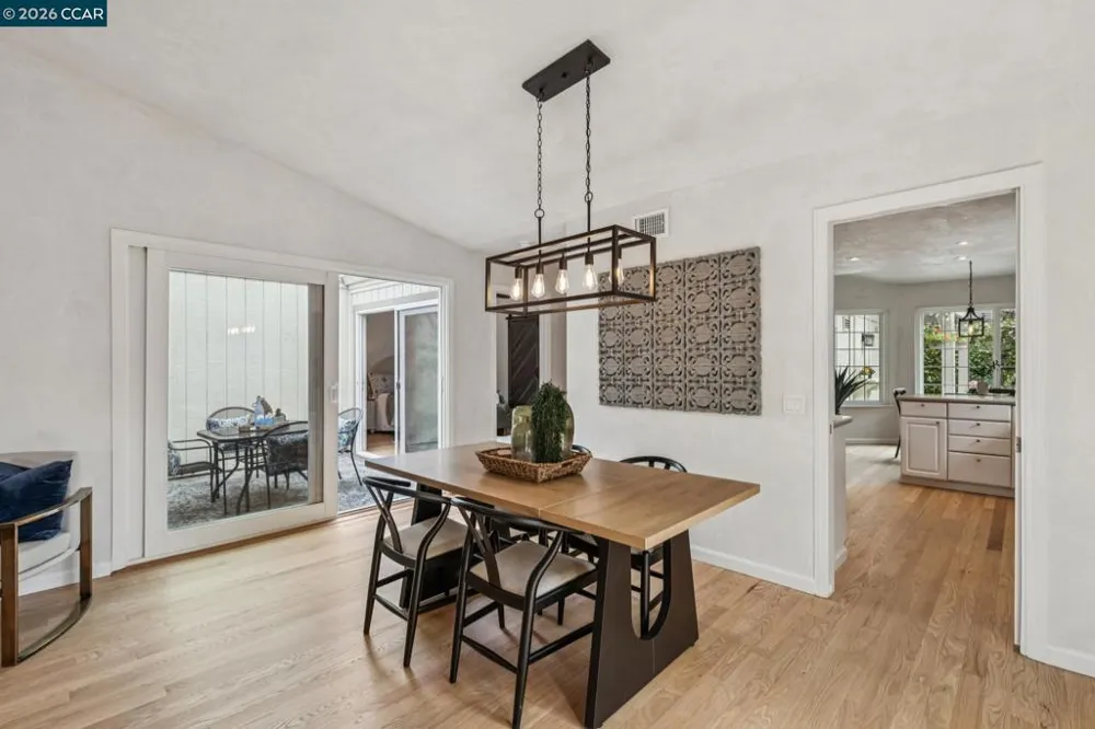 137 Brighton Rd Alameda, CA 94502