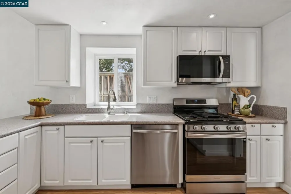 137 Brighton Rd Alameda, CA 94502
