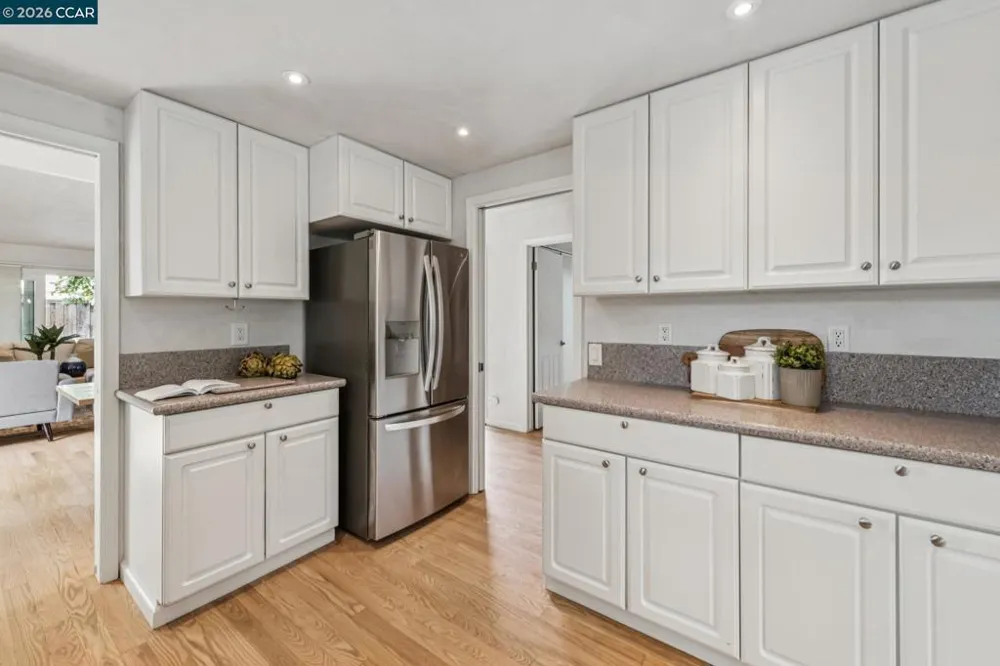 137 Brighton Rd Alameda, CA 94502