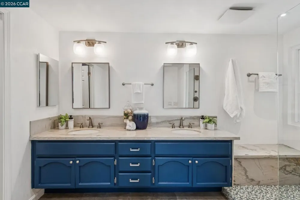 137 Brighton Rd Alameda, CA 94502