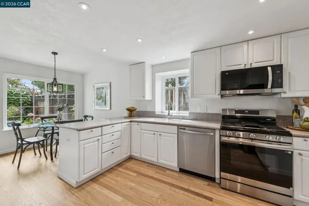 137 Brighton Rd Alameda, CA 94502